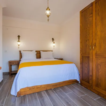 ヴィラ Ada フェティエ